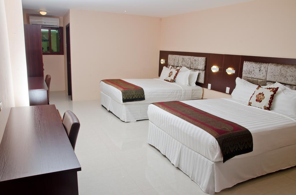 Grand Diamond Hotel Trinidad Piarco Exterior foto