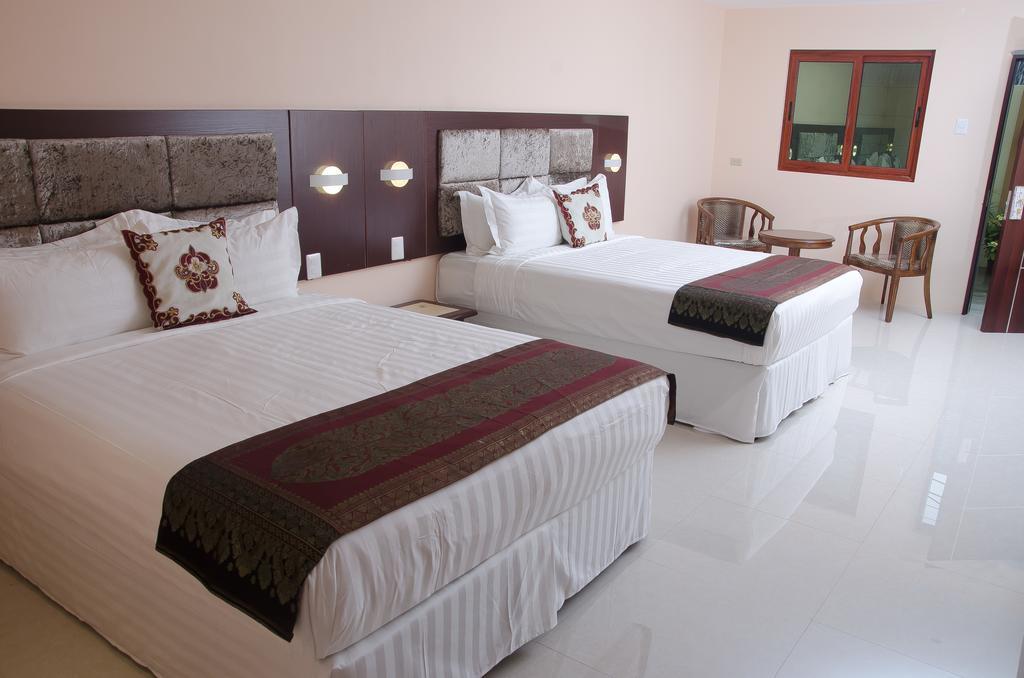 Grand Diamond Hotel Trinidad Piarco Exterior foto