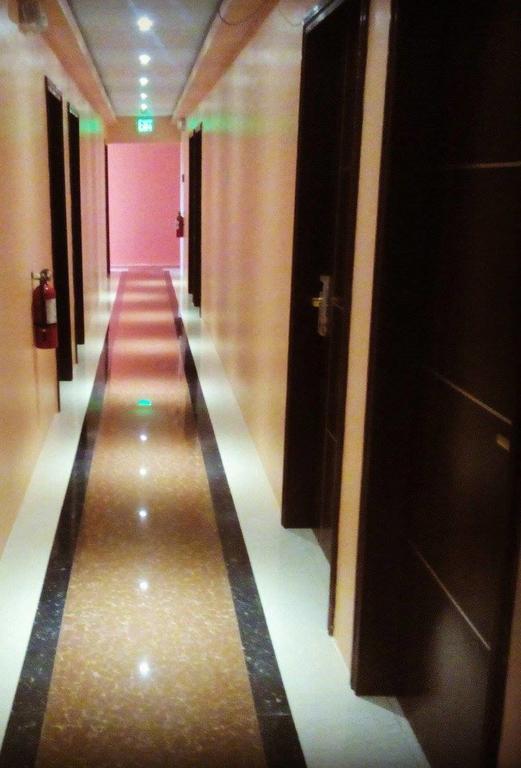 Grand Diamond Hotel Trinidad Piarco Exterior foto